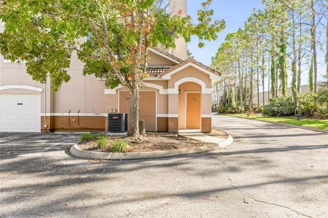 18006 VILLA CREEK DRIVE, Tampa, FL 33647