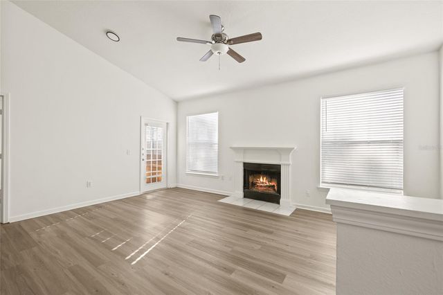 18006 VILLA CREEK DRIVE, Tampa, FL 33647