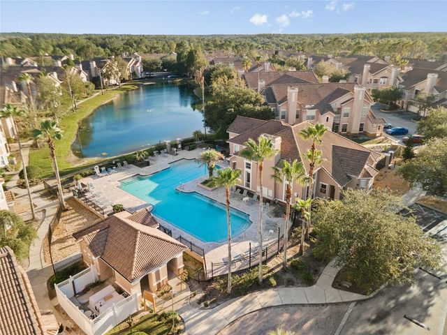 18006 VILLA CREEK DRIVE, Tampa, FL 33647