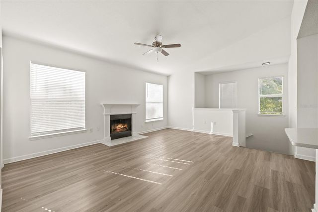 18006 VILLA CREEK DRIVE, Tampa, FL 33647