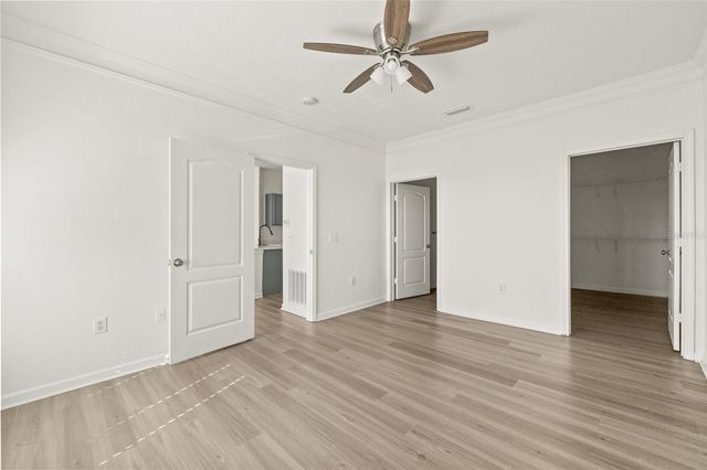 18006 VILLA CREEK DRIVE, Tampa, FL 33647