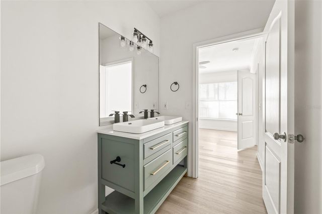 18006 VILLA CREEK DRIVE, Tampa, FL 33647