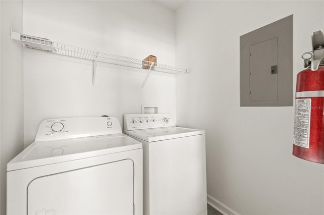 18006 VILLA CREEK DRIVE, Tampa, FL 33647