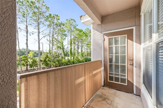 18006 VILLA CREEK DRIVE, Tampa, FL 33647