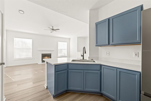 18006 VILLA CREEK DRIVE, Tampa, FL 33647