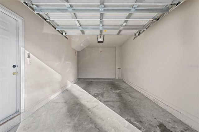 18006 VILLA CREEK DRIVE, Tampa, FL 33647