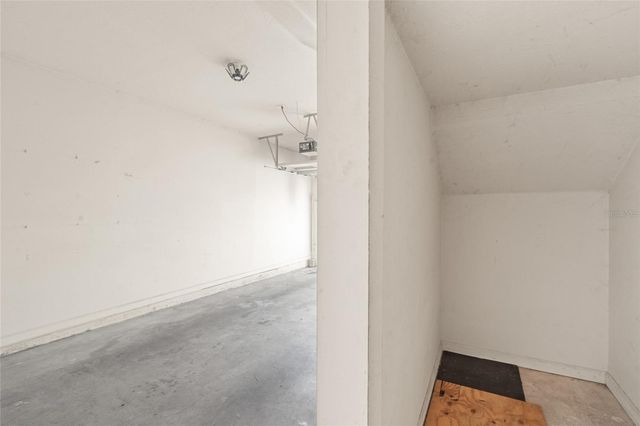 18006 VILLA CREEK DRIVE, Tampa, FL 33647