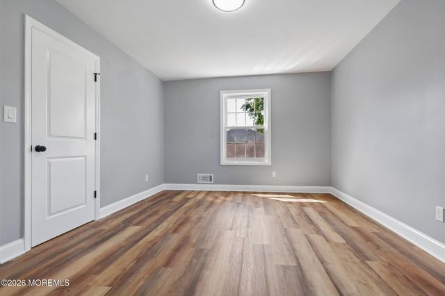 14 Van Dorn Street, Keyport, NJ 07735