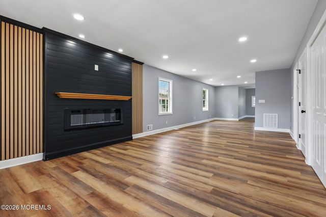 14 Van Dorn Street, Keyport, NJ 07735