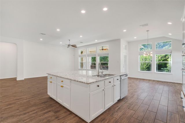 424 Freeman Park PL, Round Rock, TX 78665