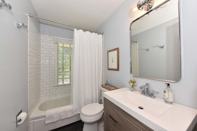 7530 N Fairchild ROAD, Fox Point, WI 53217