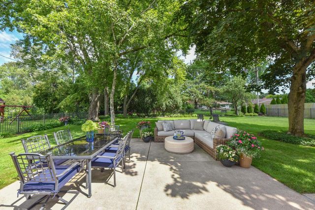7530 N Fairchild ROAD, Fox Point, WI 53217