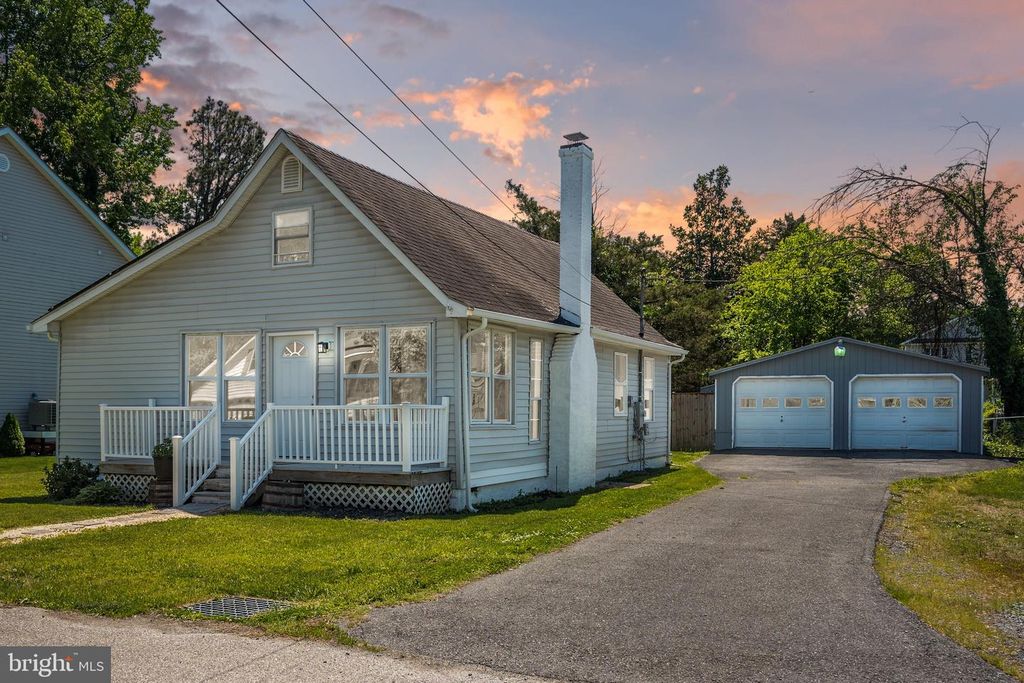 3718 4TH AVE, Edgewater, MD 21037