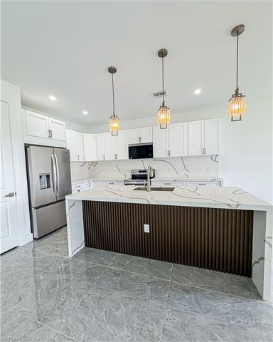 3900 25th ST SW, Lehigh Acres, FL 33976