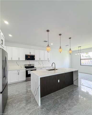 3900 25th ST SW, Lehigh Acres, FL 33976
