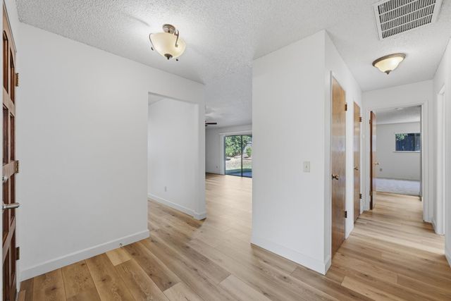 1515 Crestmont Ave, Roseville, CA 95661