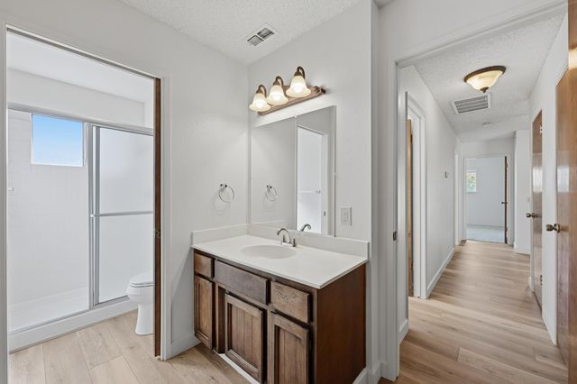 1515 Crestmont Ave, Roseville, CA 95661