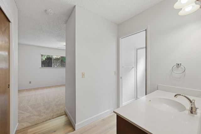1515 Crestmont Ave, Roseville, CA 95661