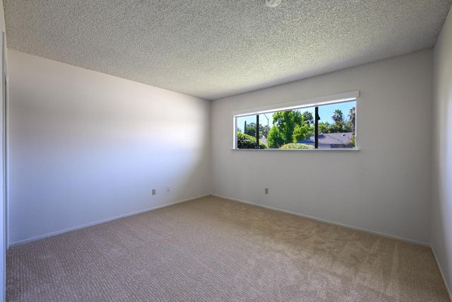 1515 Crestmont Ave, Roseville, CA 95661