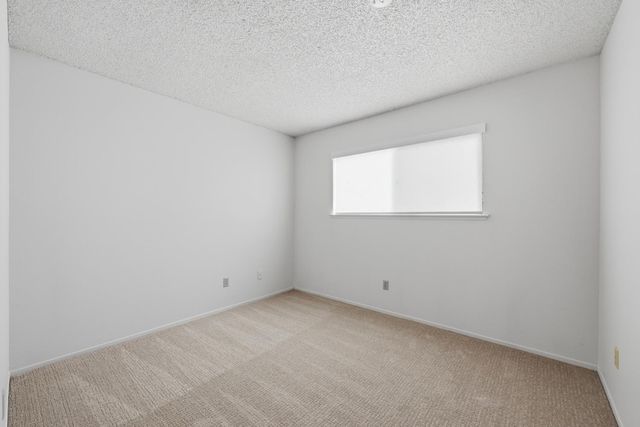 1515 Crestmont Ave, Roseville, CA 95661