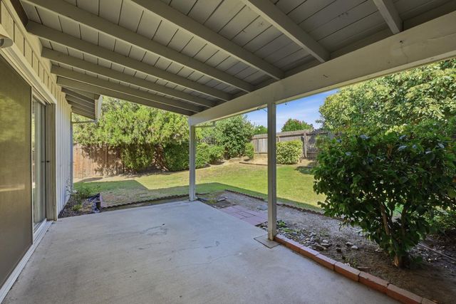 1515 Crestmont Ave, Roseville, CA 95661
