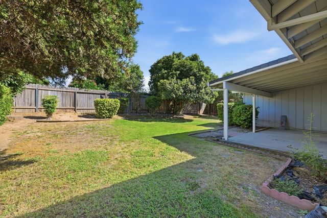 1515 Crestmont Ave, Roseville, CA 95661