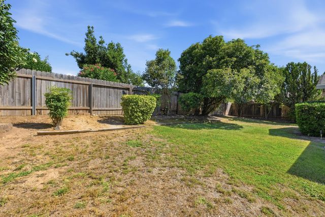 1515 Crestmont Ave, Roseville, CA 95661