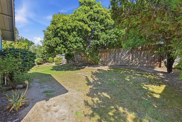 1515 Crestmont Ave, Roseville, CA 95661