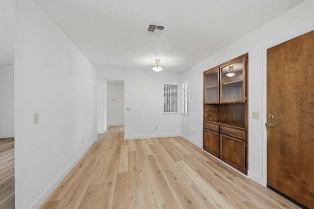 1515 Crestmont Ave, Roseville, CA 95661