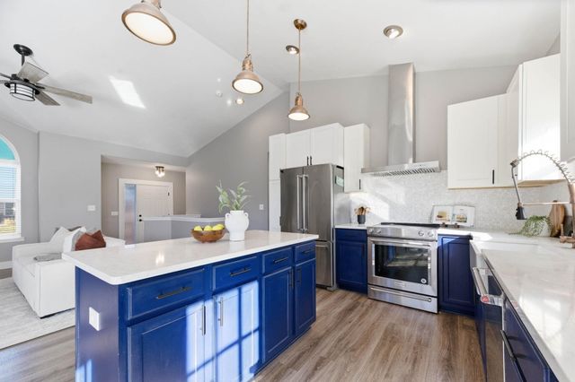 1931 N Beretta Ct, Andover, KS 67002