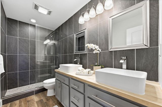 1931 N Beretta Ct, Andover, KS 67002