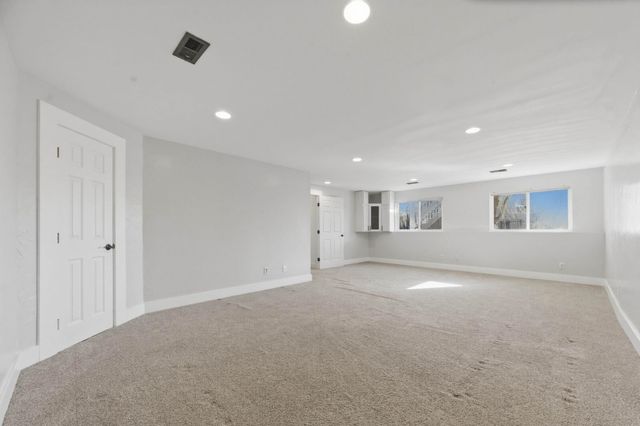 1931 N Beretta Ct, Andover, KS 67002