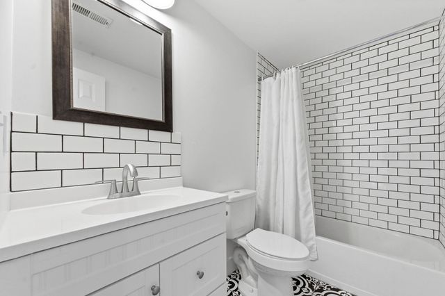 1931 N Beretta Ct, Andover, KS 67002