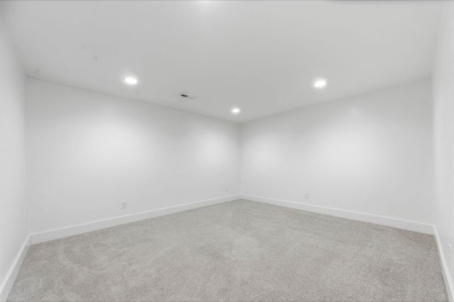 1931 N Beretta Ct, Andover, KS 67002