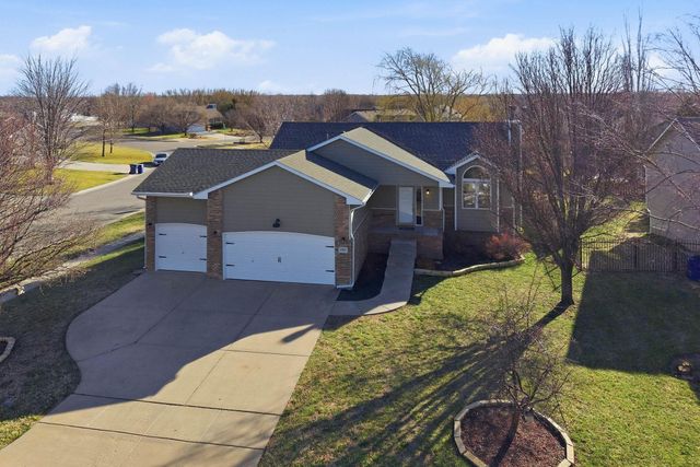 1931 N Beretta Ct, Andover, KS 67002