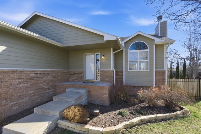 1931 N Beretta Ct, Andover, KS 67002