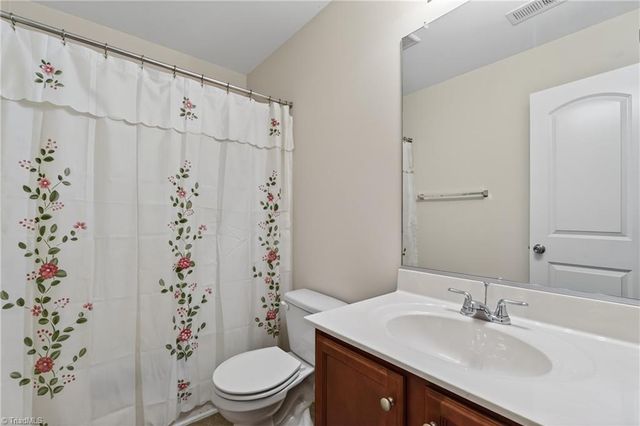 833 Federal Hall Lane, Kernersville, NC 27284