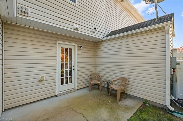833 Federal Hall Lane, Kernersville, NC 27284