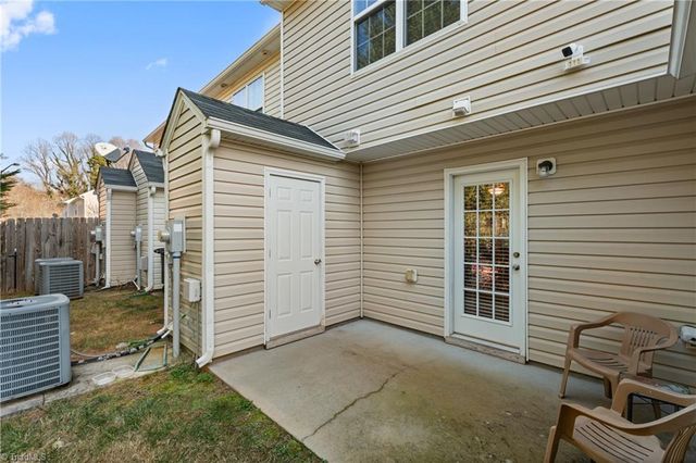 833 Federal Hall Lane, Kernersville, NC 27284