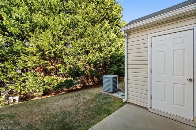 833 Federal Hall Lane, Kernersville, NC 27284