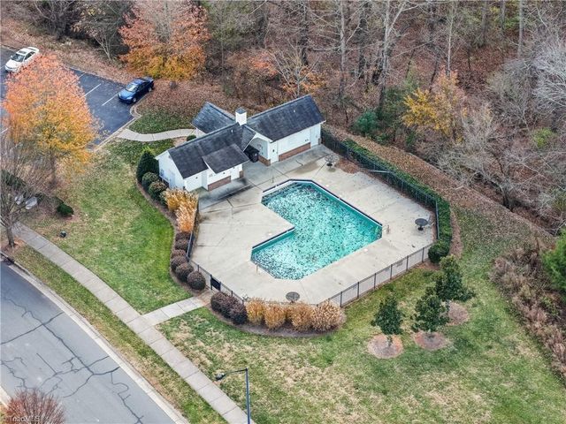 833 Federal Hall Lane, Kernersville, NC 27284