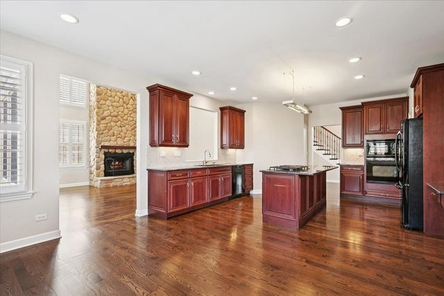 36 Tournament Drive S, Hawthorn Woods, IL 60047