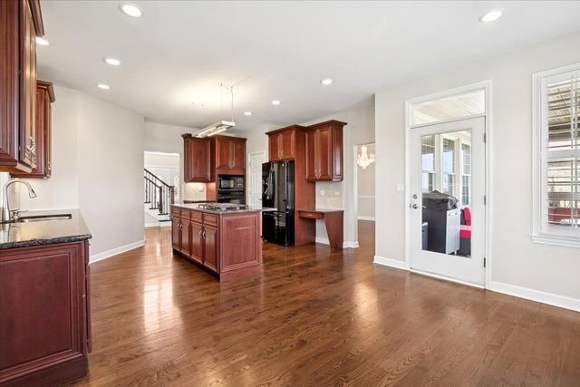 36 Tournament Drive S, Hawthorn Woods, IL 60047