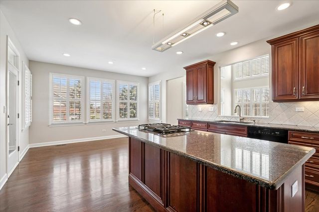 36 Tournament Drive S, Hawthorn Woods, IL 60047