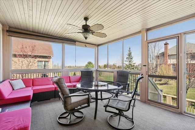 36 Tournament Drive S, Hawthorn Woods, IL 60047