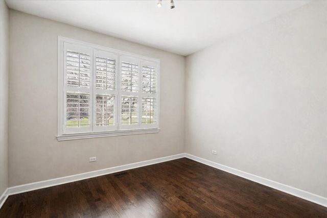 36 Tournament Drive S, Hawthorn Woods, IL 60047