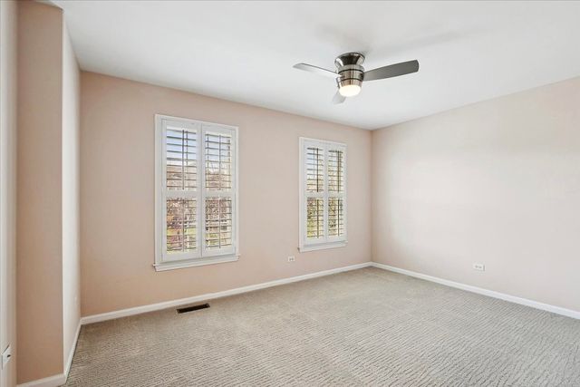 36 Tournament Drive S, Hawthorn Woods, IL 60047