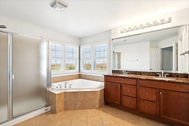 36 Tournament Drive S, Hawthorn Woods, IL 60047