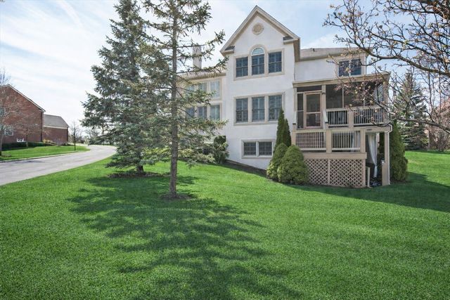 36 Tournament Drive S, Hawthorn Woods, IL 60047