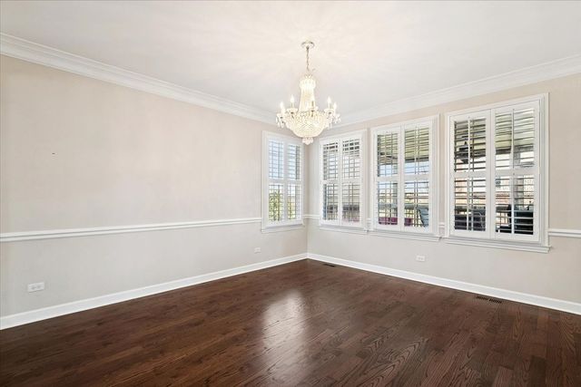 36 Tournament Drive S, Hawthorn Woods, IL 60047